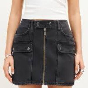 Reformation Marcus Denim Mini Skirt Black Front Zip Cargo Pockets Size 24